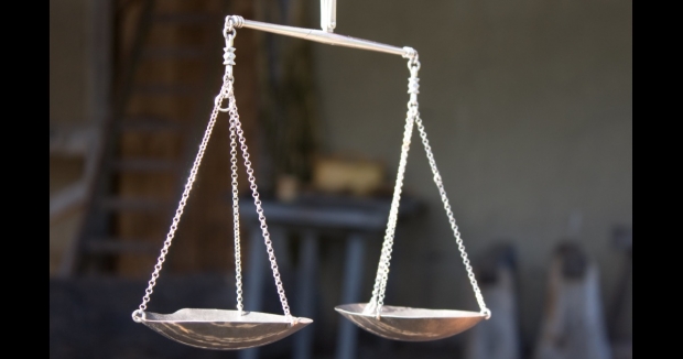 When a Party Has to Balance Between Politics and Principle